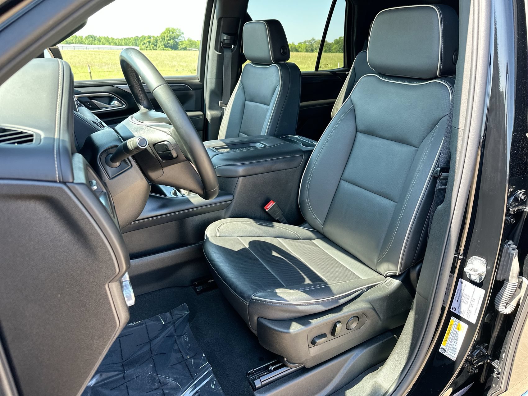 Used 2024 GMC Yukon SLT AWD/4WD image 11