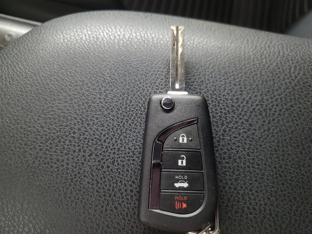 Used 2022 Toyota Camry SE FWD image 32