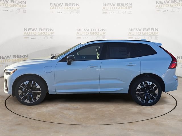 New 2026 Volvo XC60 T8 Plus w/ Protection Package Premier AWD/4WD image 2