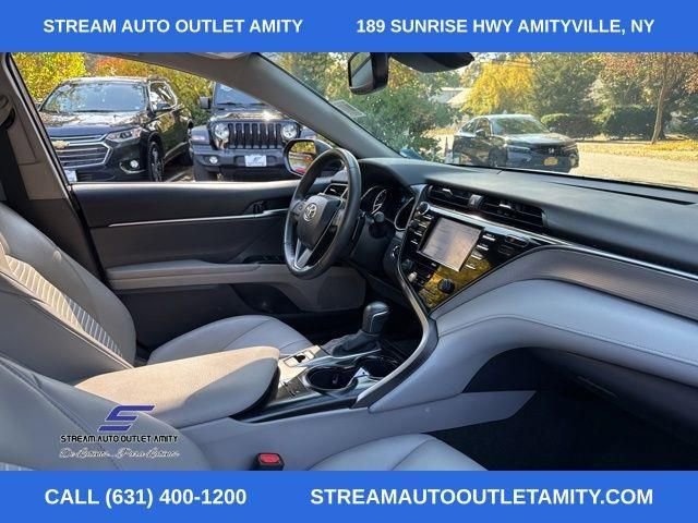 Used 2020 Toyota Camry SE w/ Cold Weather Package AWD/4WD image 15