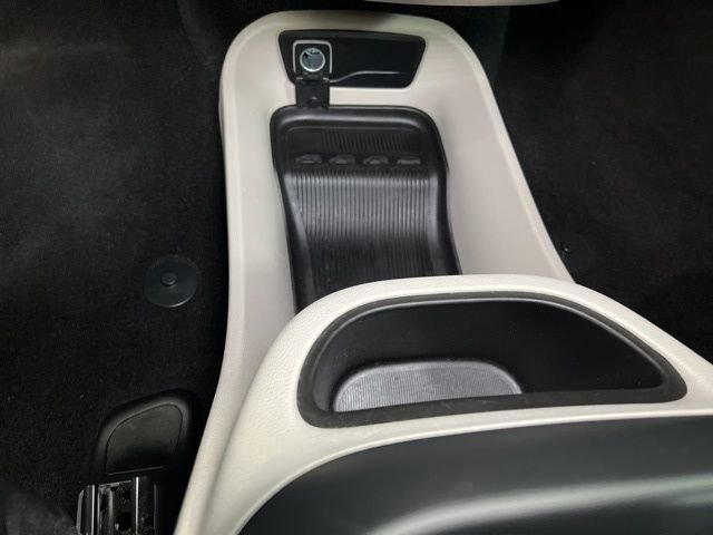 Used 2024 Chrysler Pacifica Select image 30