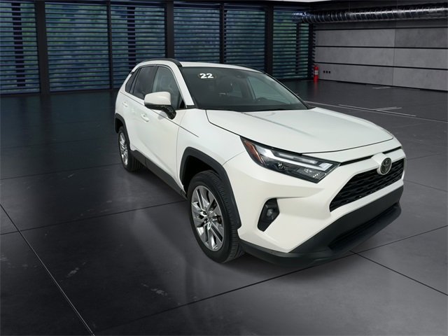 Used 2022 Toyota RAV4 XLE Premium image 2