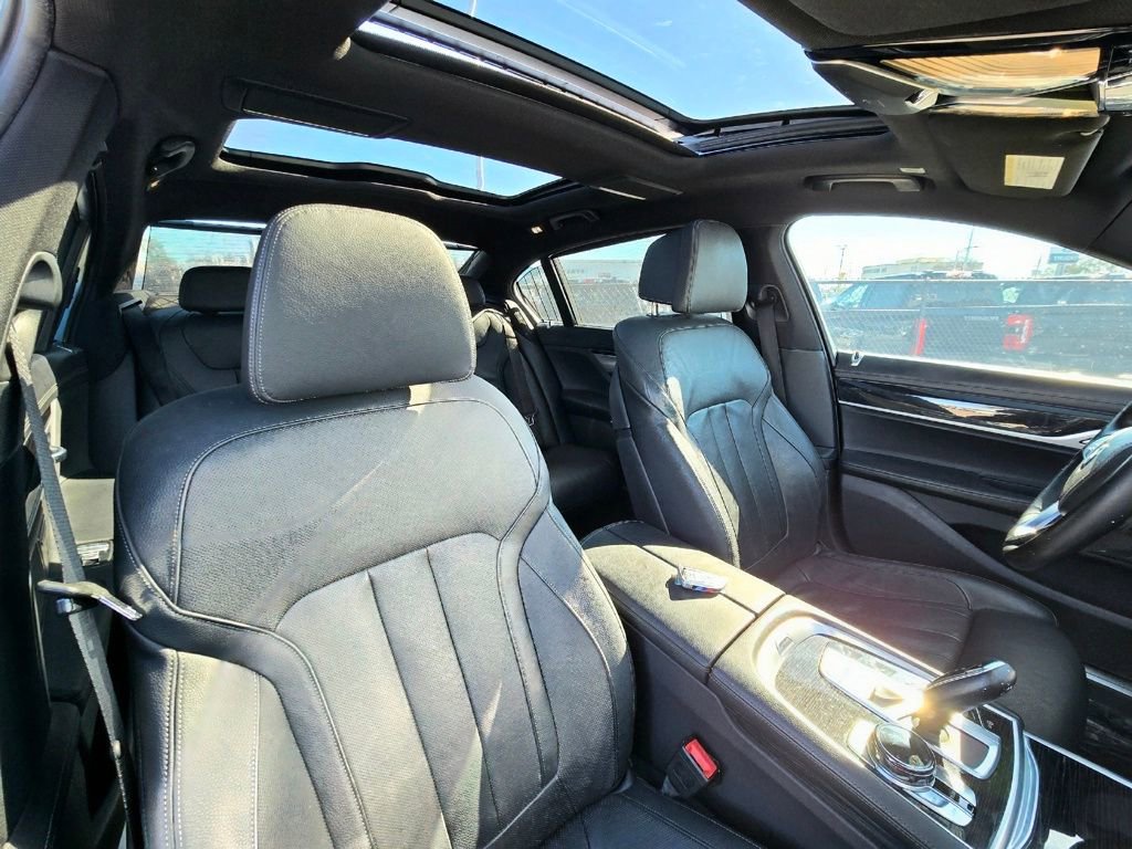Used 2018 BMW 740e xDrive w/ M Sport Package AWD/4WD image 57