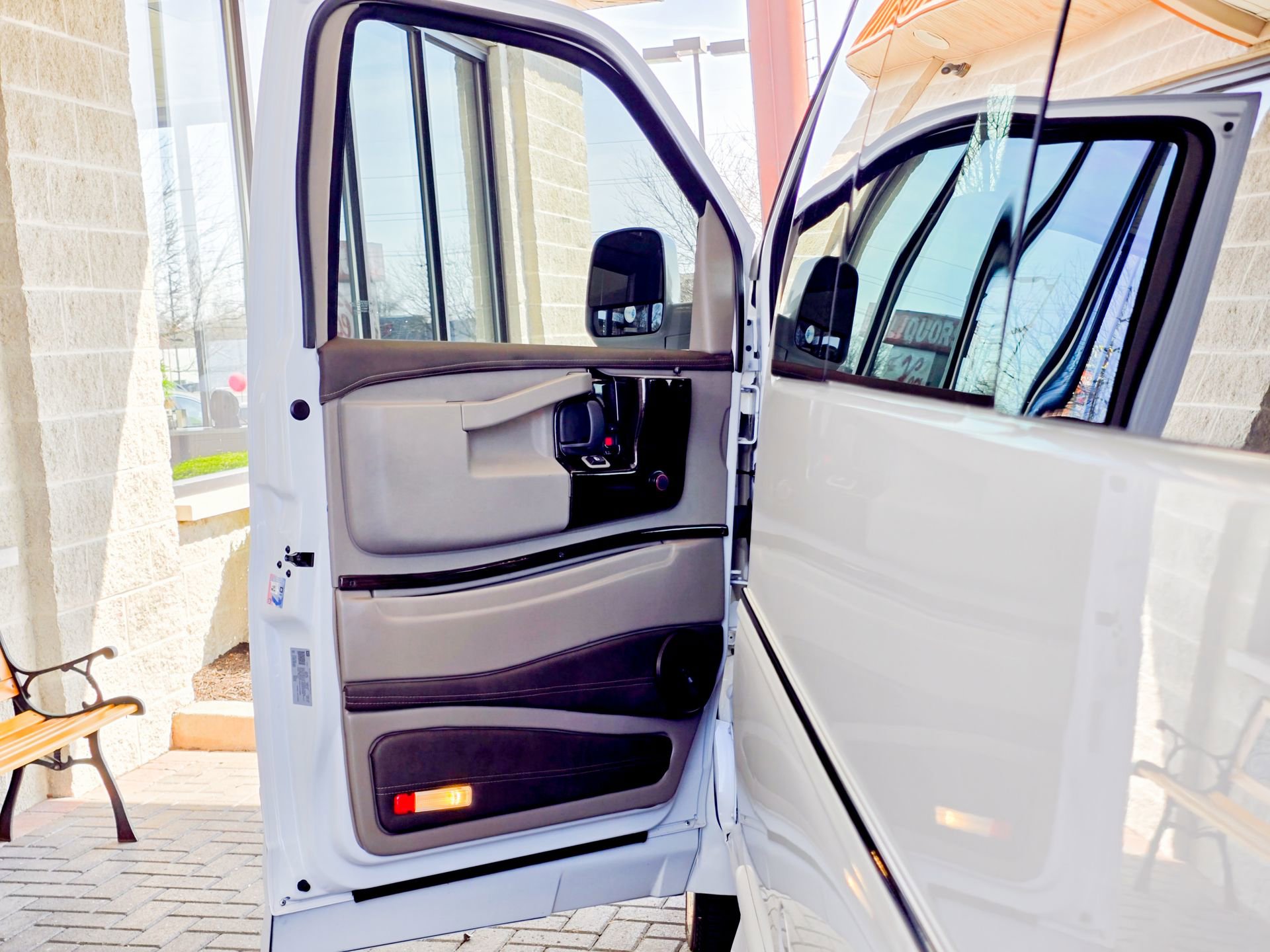 Used 2025 GMC Savana 2500 w/ Driver Convenience Package image 31