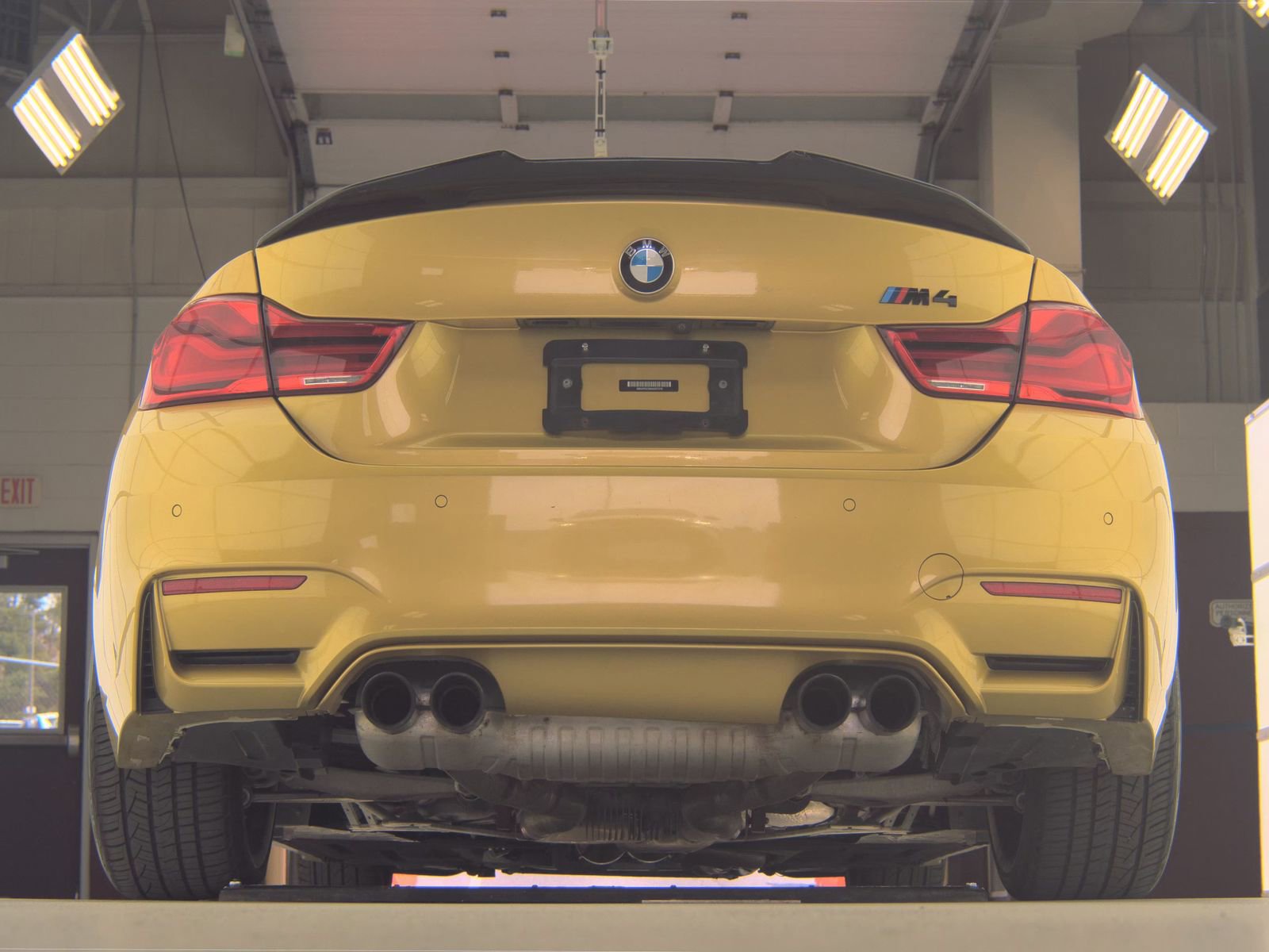 Used 2019 BMW M4 Coupe w/ Competition Package RWD image 10