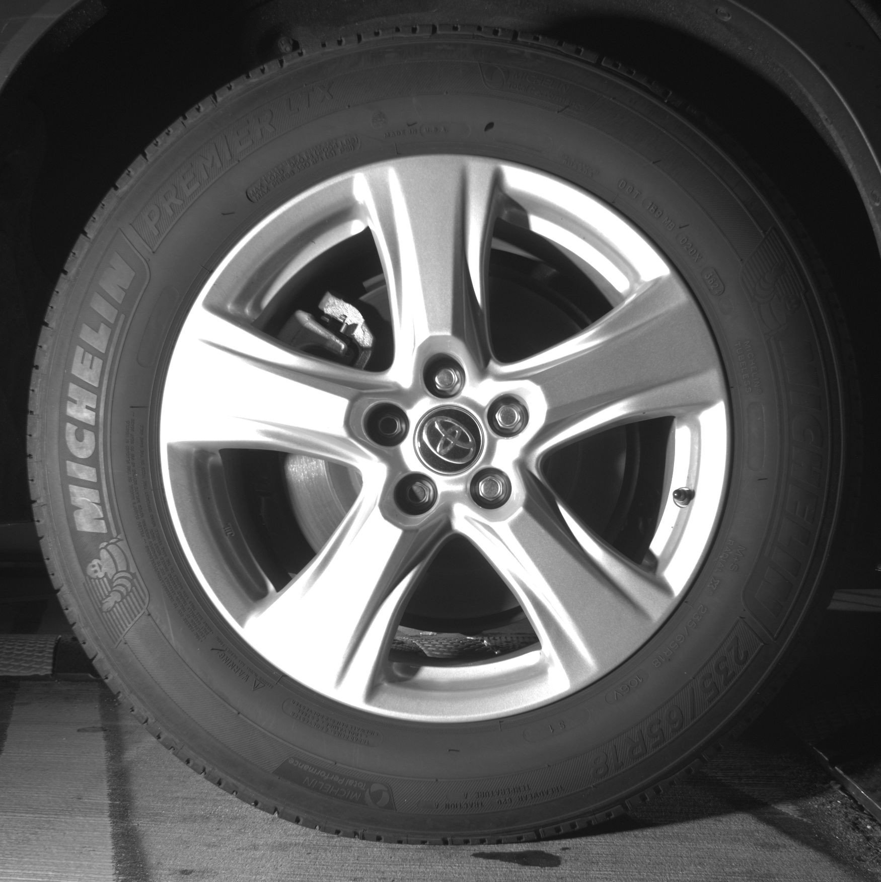 Used 2025 Toyota Highlander LE image 15