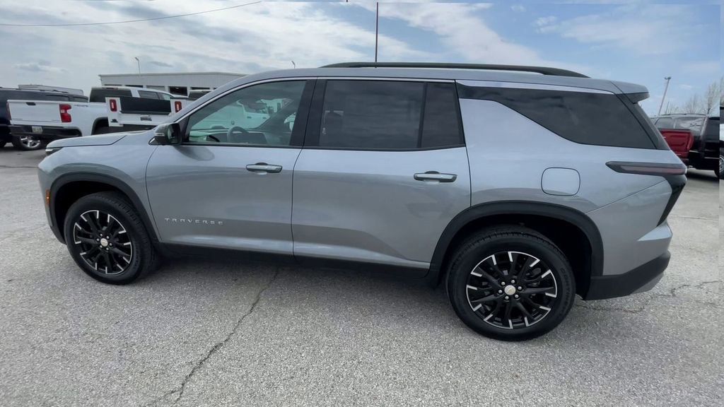 New 2026 Chevrolet Traverse LT w/ Sun and Wheel Package image 7