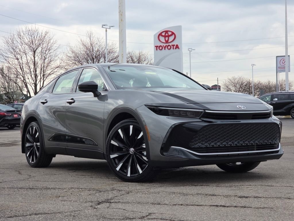 Used 2024 Toyota Crown Platinum image 2