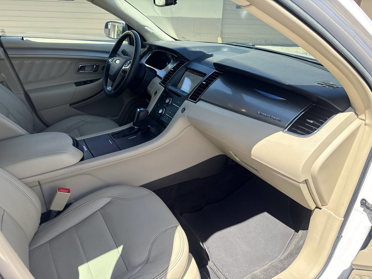 Used 2016 Ford Taurus SEL w/ Equipment Group 201A image 18