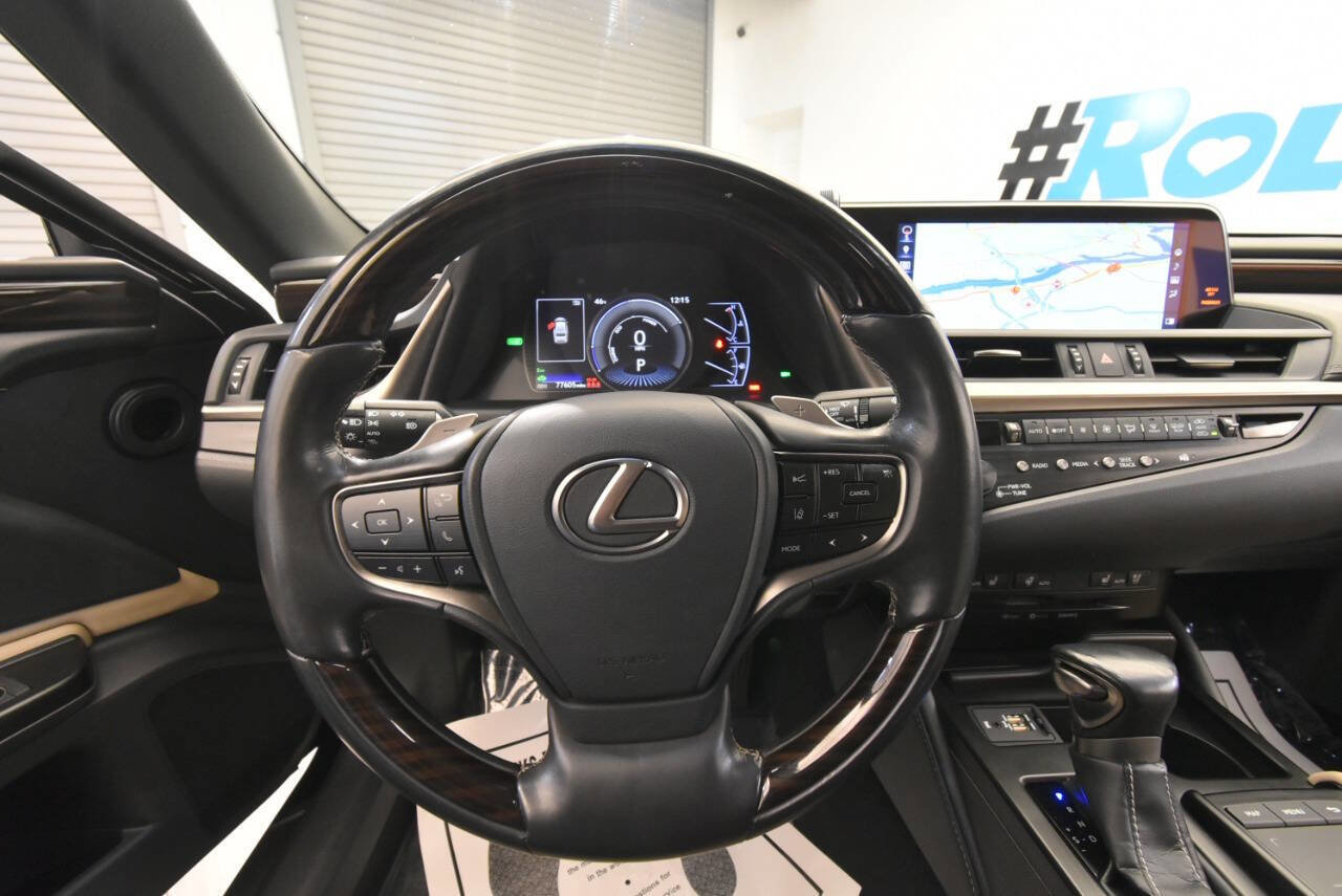 Used 2019 Lexus ES 300h w/ Premium Package image 27