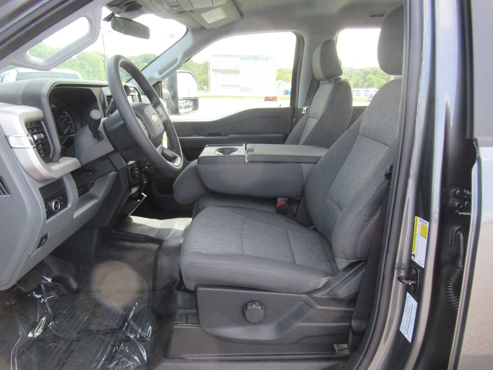 New 2026 Ford F250 XL w/ XL Chrome Package image 16