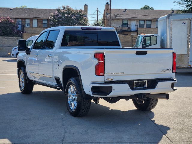 Used 2025 Chevrolet Silverado 2500 High Country w/ Technology Package AWD/4WD image 3