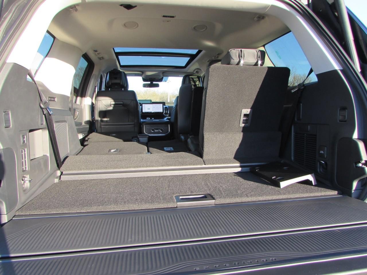 New 2026 Ford Expedition Platinum image 37