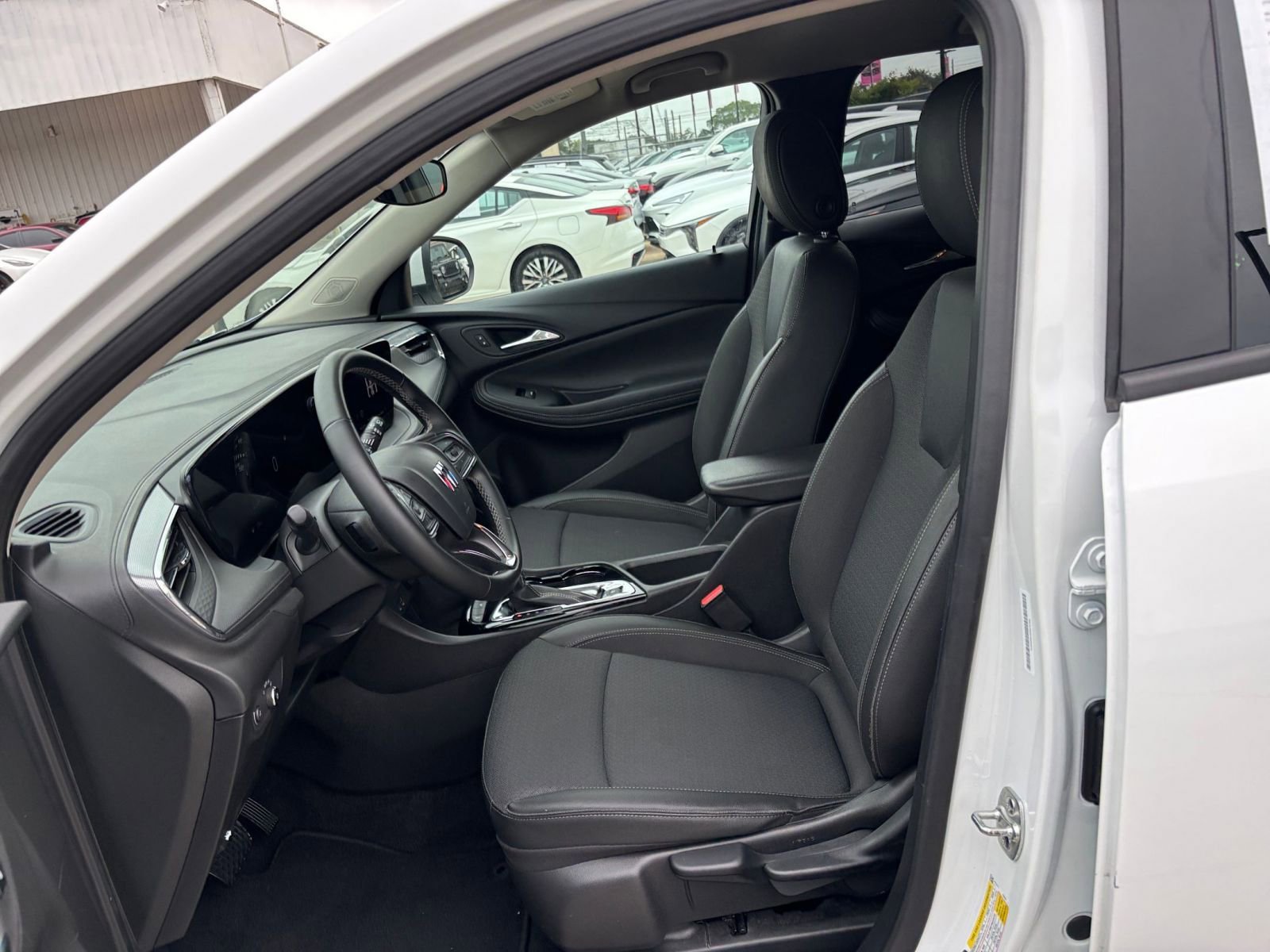 Used 2025 Buick Encore GX Preferred FWD image 25