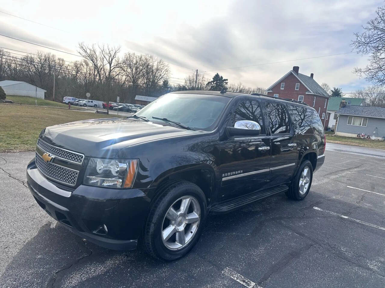Used 2014 Chevrolet Suburban LTZ image 3