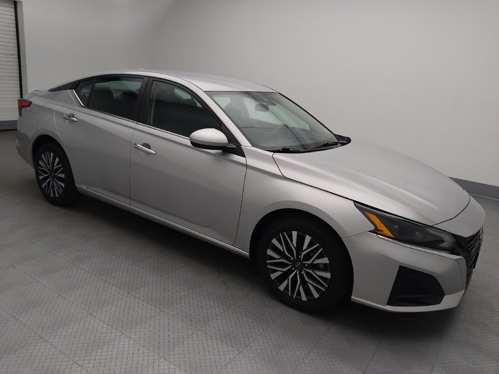 Used 2023 Nissan Altima 2.5 SV AWD/4WD image 11