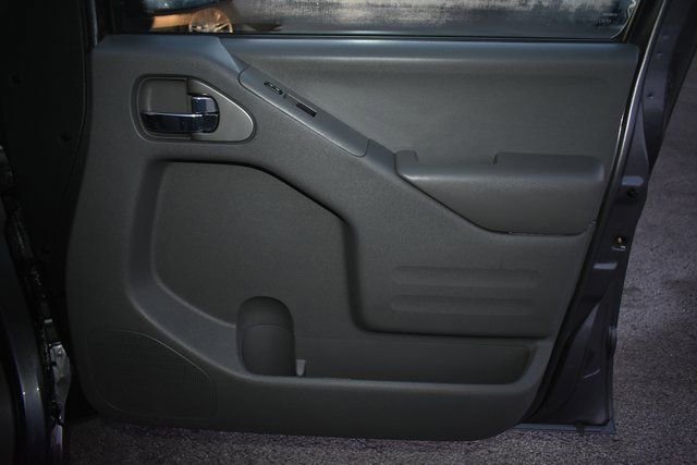 Used 2020 Nissan Frontier SV image 35