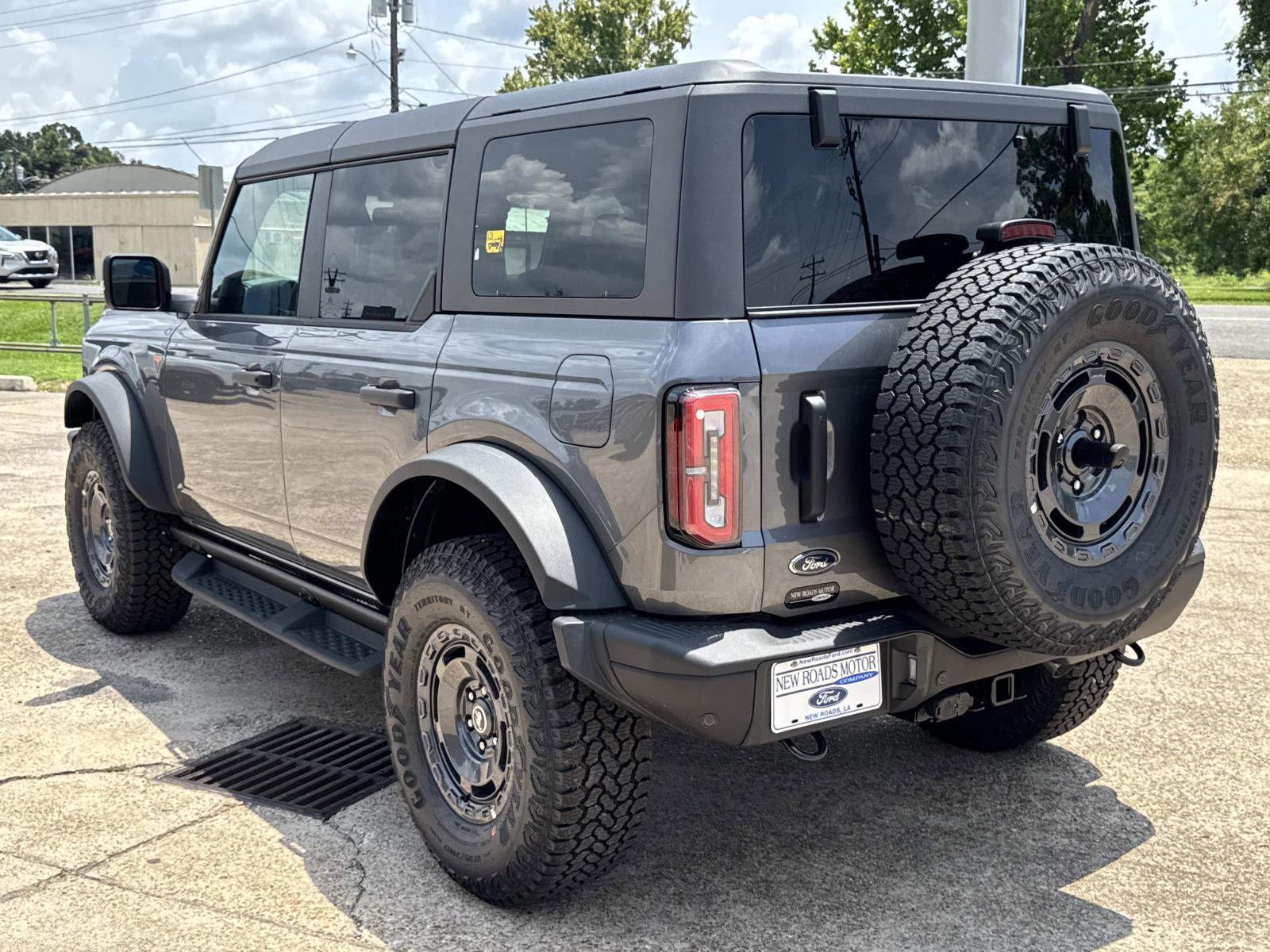New 2025 Ford Bronco Badlands image 4