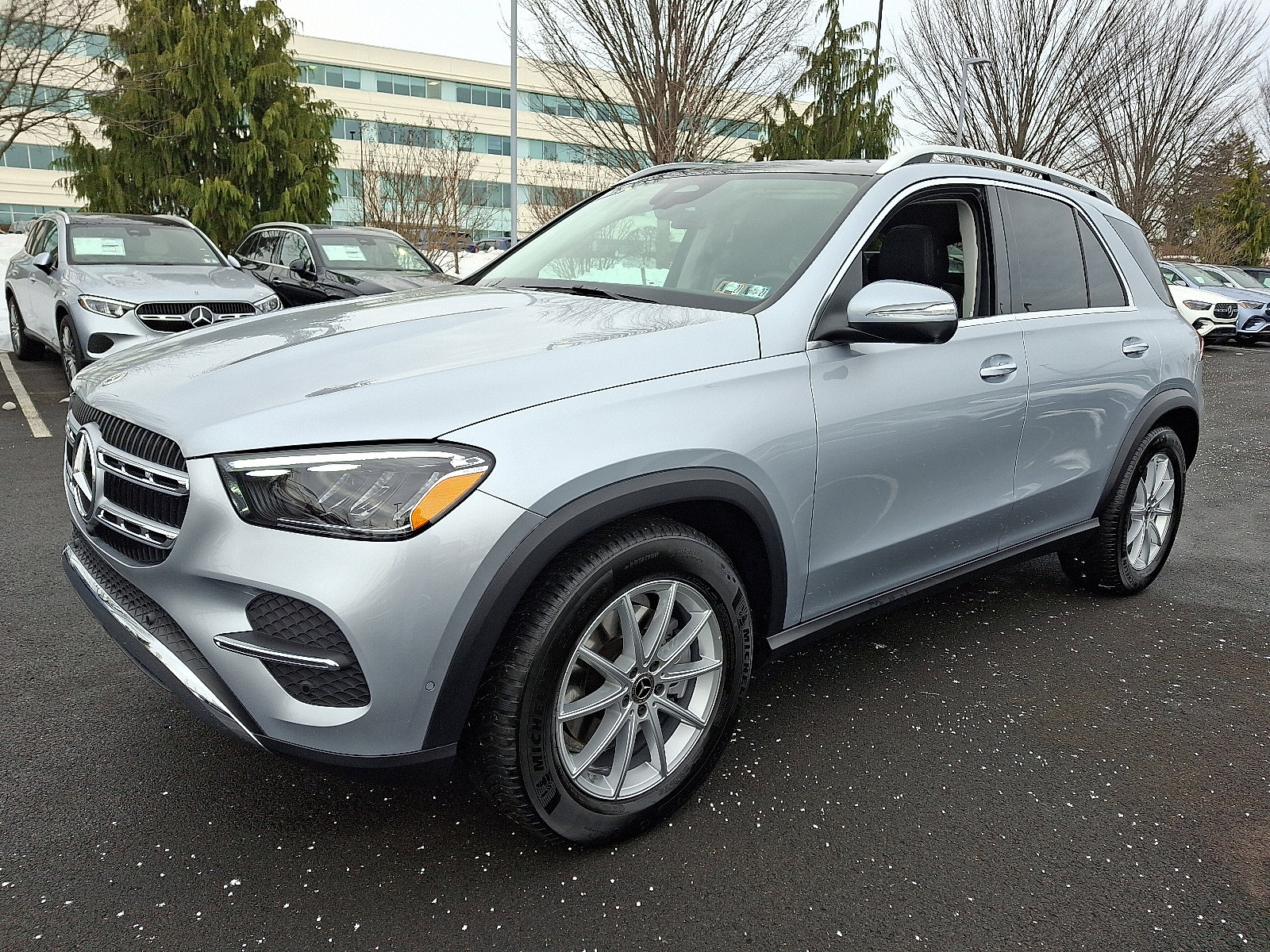New 2026 Mercedes-Benz GLE 350 4MATIC image 3