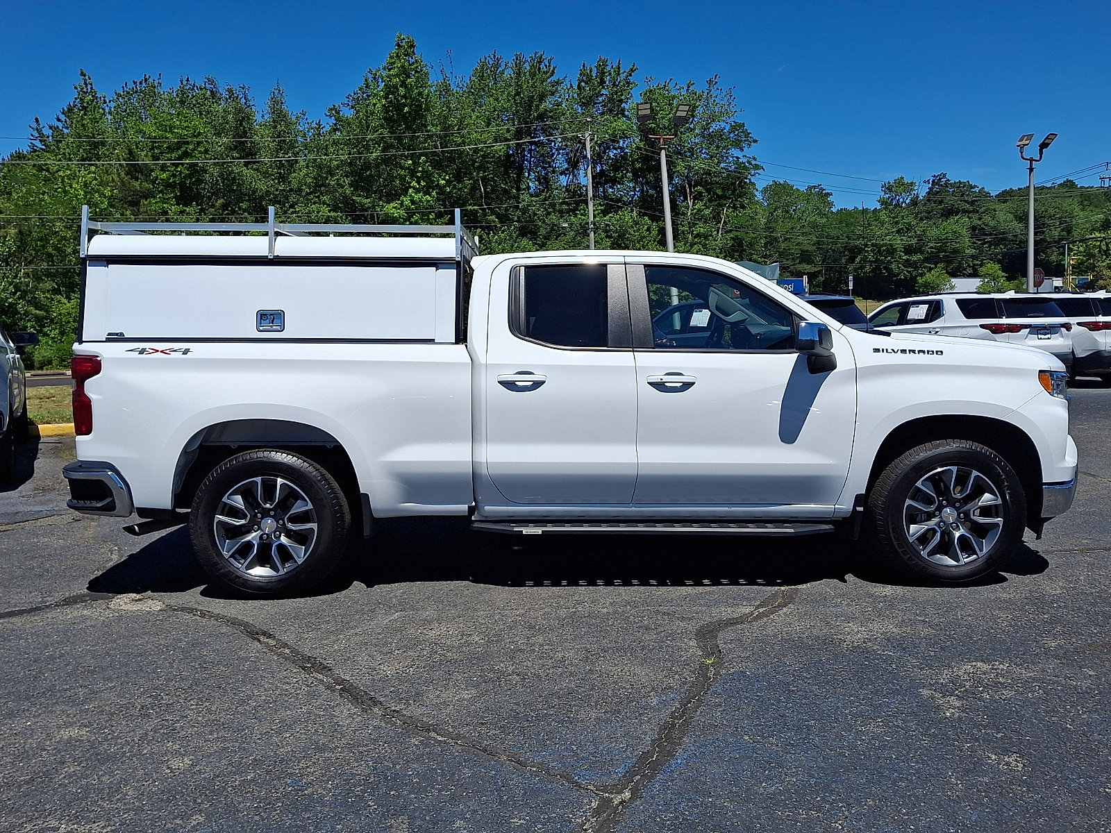 Used 2025 Chevrolet Silverado 1500 LT AWD/4WD image 8