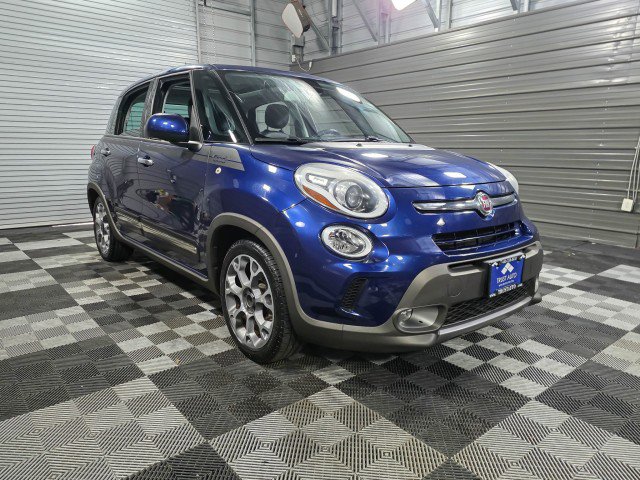 Used 2017 FIAT 500L Trekking w/ Dual-Pane Sunroof Package image 4