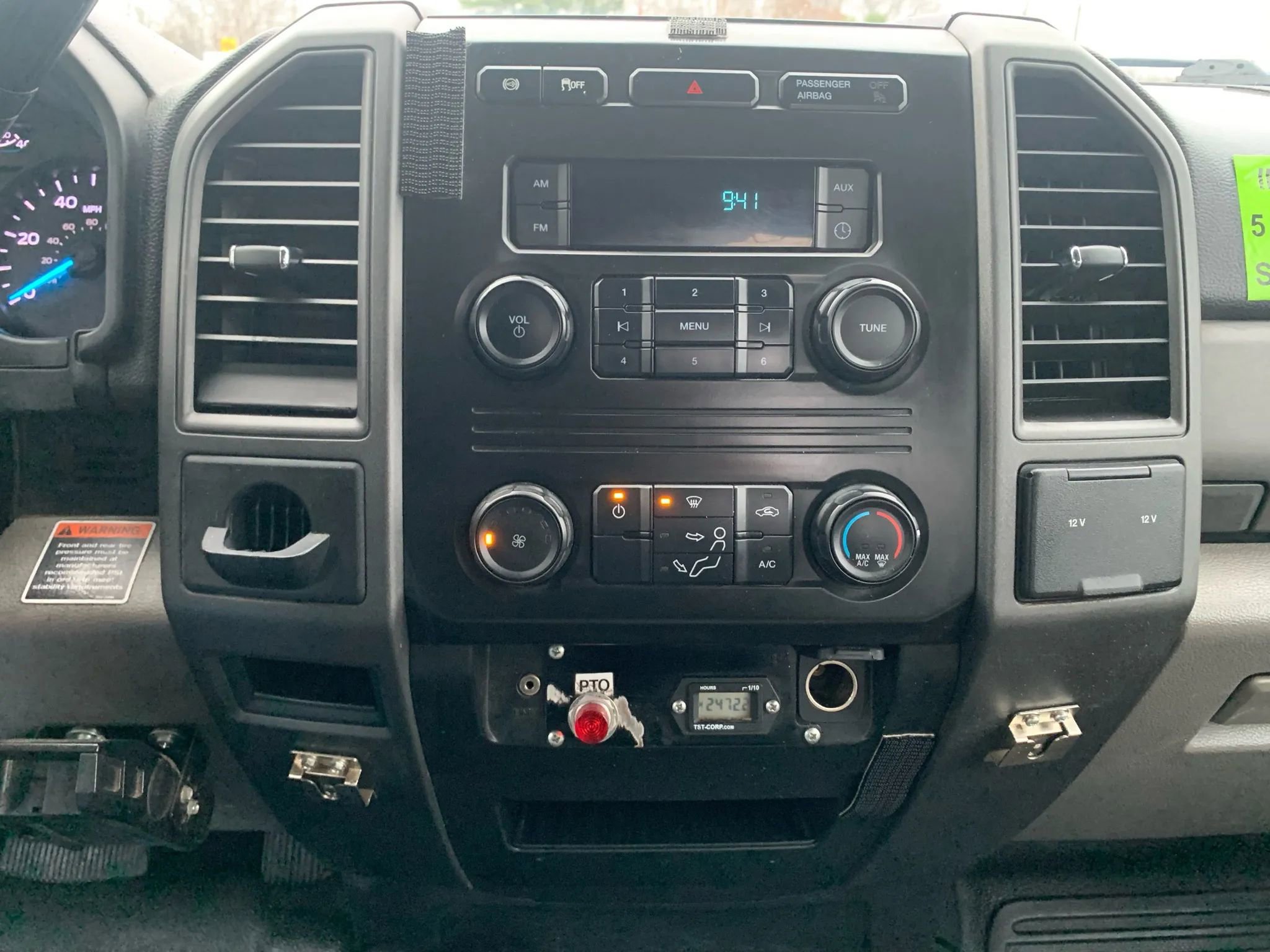 Used 2017 Ford F550 4x4 Regular Cab Super Duty image 16