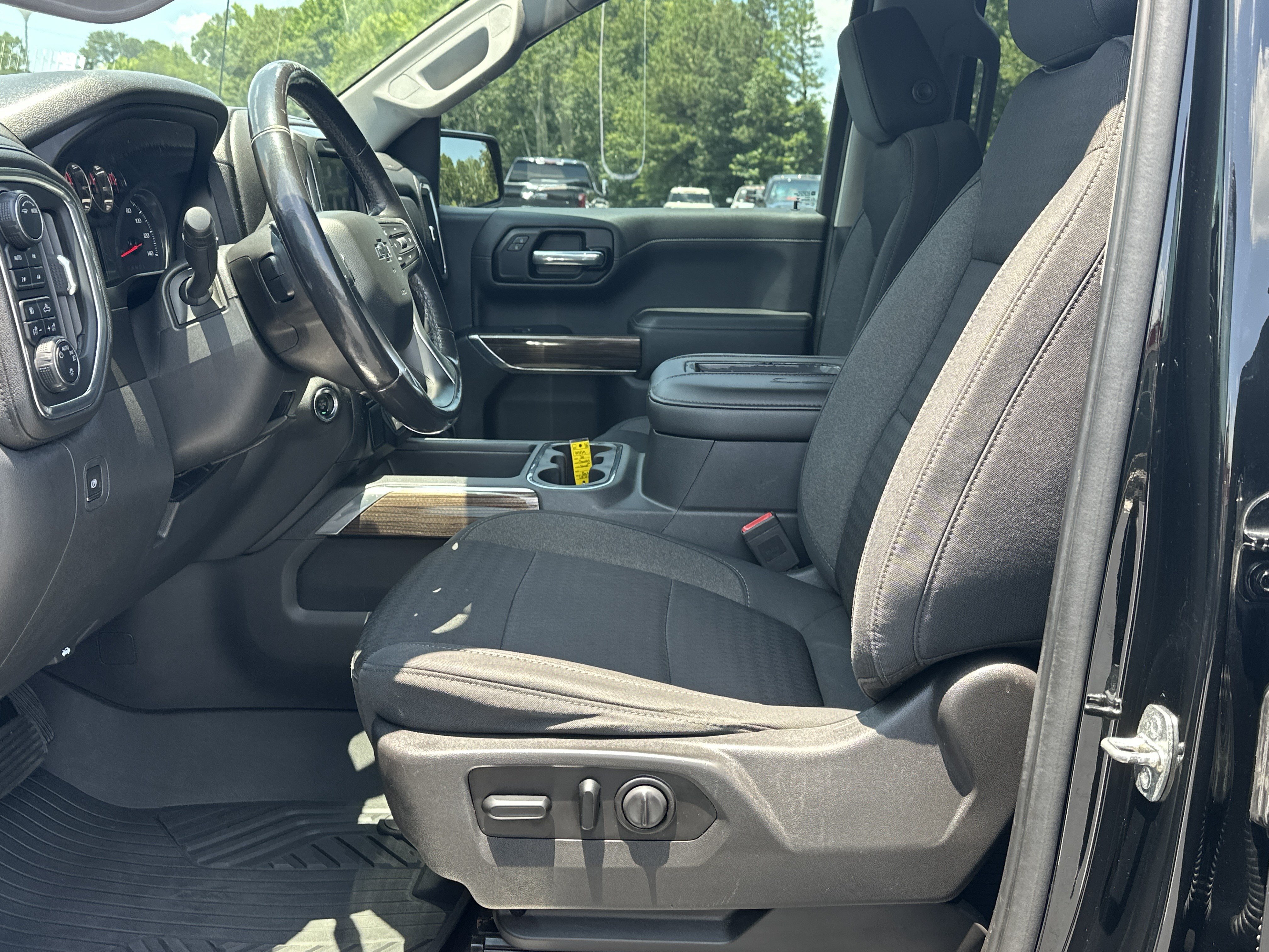 Used 2020 Chevrolet Silverado 1500 LT Trail Boss AWD/4WD image 9