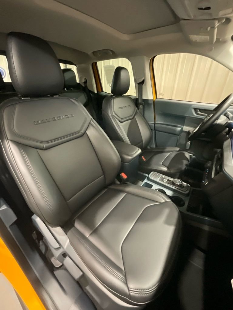 New 2026 Ford Maverick Lariat w/ Black Appearance Package image 13