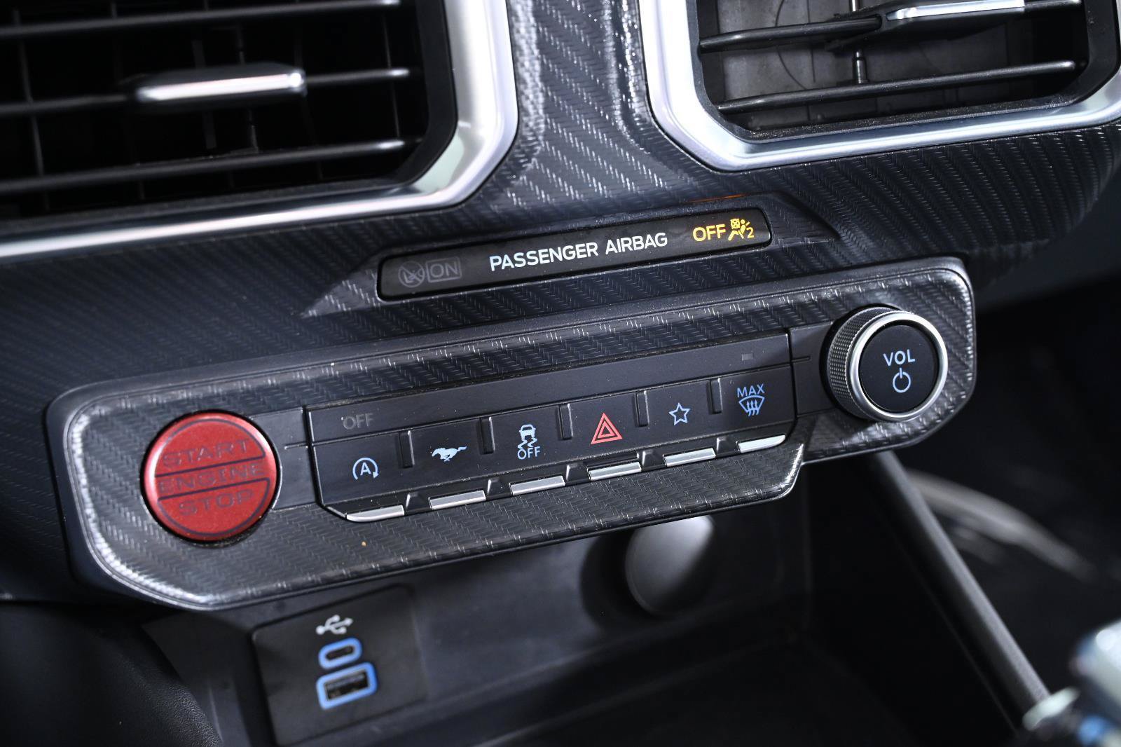 Used 2025 Ford Mustang Premium RWD image 27