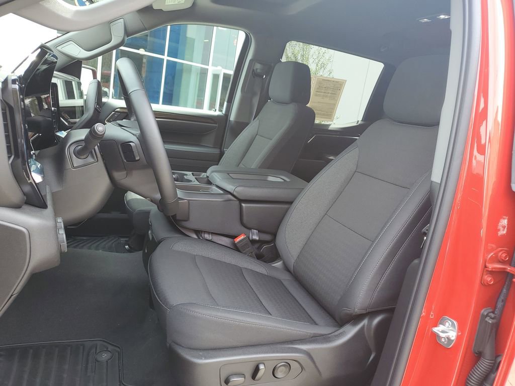 Used 2025 Chevrolet Silverado 1500 LT w/ Convenience Package II RWD image 17