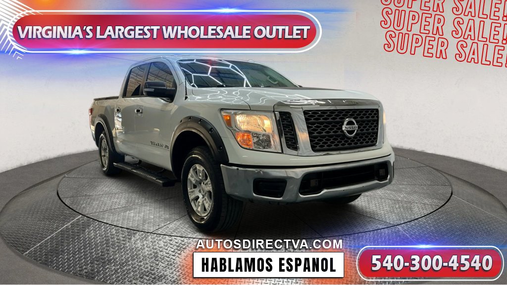 Used 2018 Nissan Titan SV image 1
