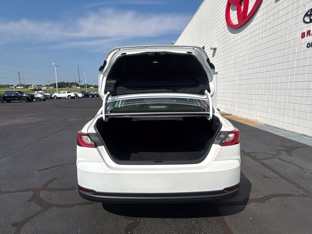Used 2025 Toyota Camry LE w/ Convenience Package FWD image 30