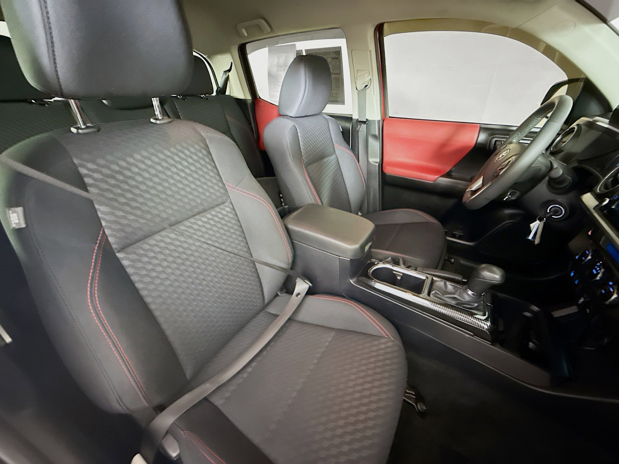 Used 2022 Toyota Tacoma SR5 image 33