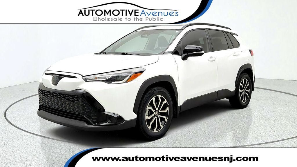 Used 2025 Toyota Corolla Cross AWD Hybrid w/ Moonroof Package