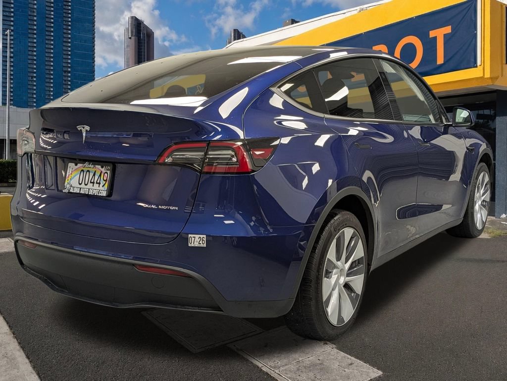 Used 2023 Tesla Model Y AWD image 4