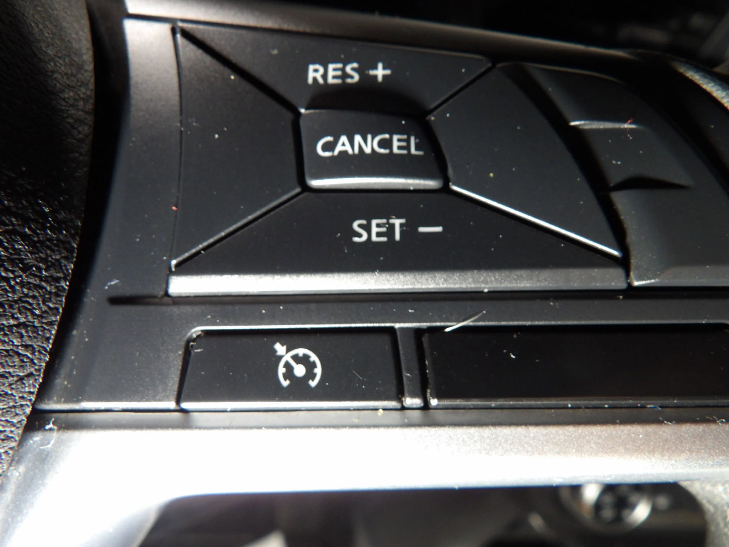 Used 2021 Nissan Kicks S image 19