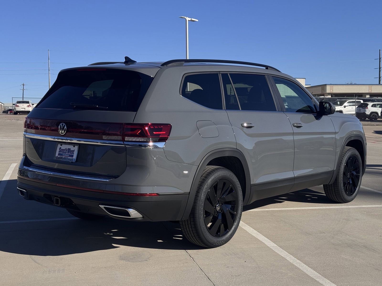 New 2026 Volkswagen Atlas SE image 4