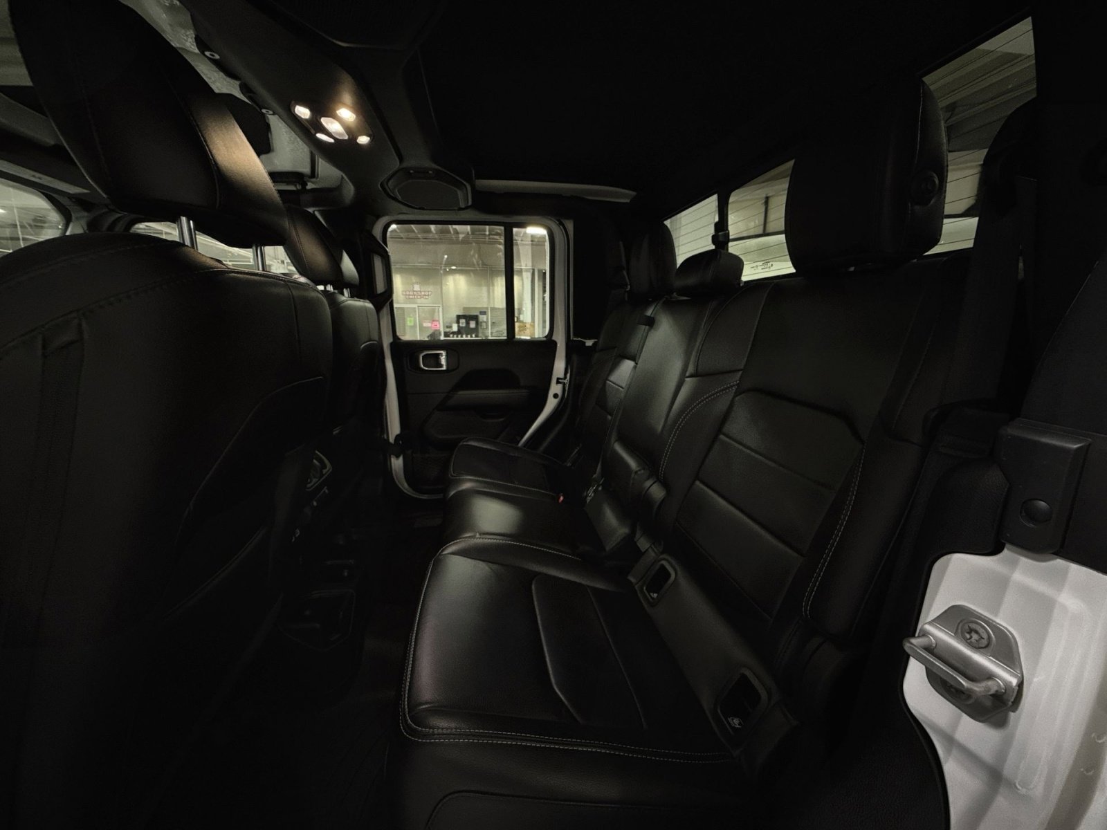 Used 2022 Jeep Gladiator Overland w/ Popular Equipment Package image 24