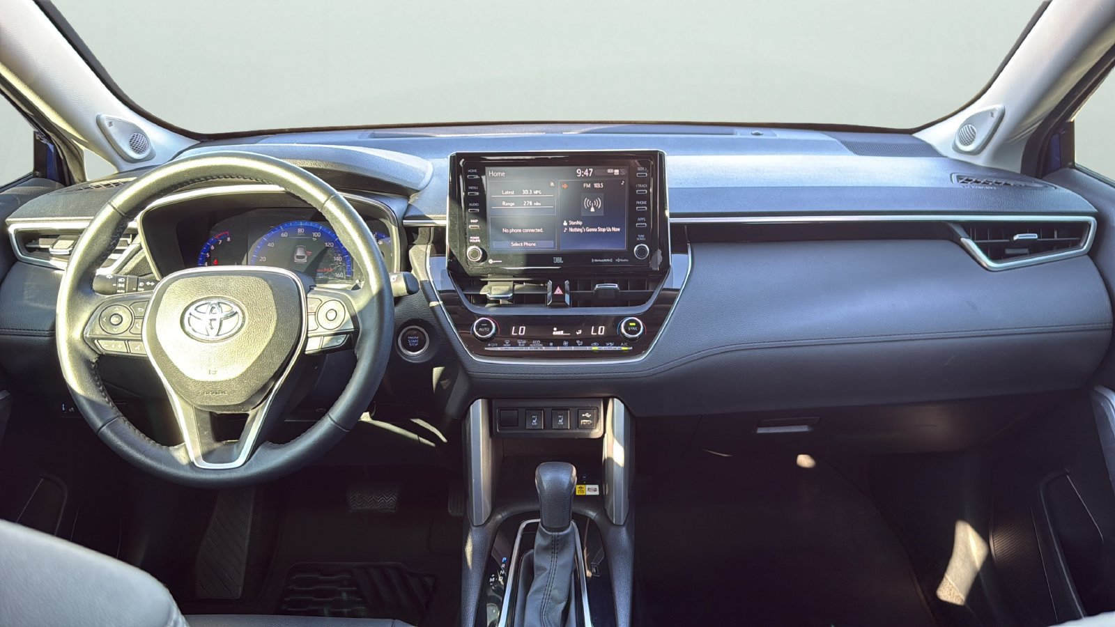 Used 2022 Toyota Corolla Cross XLE w/ Convenience Package FWD image 21