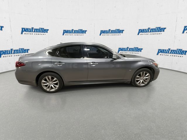 Used 2018 INFINITI Q70 Luxe w/ Cargo Package image 12