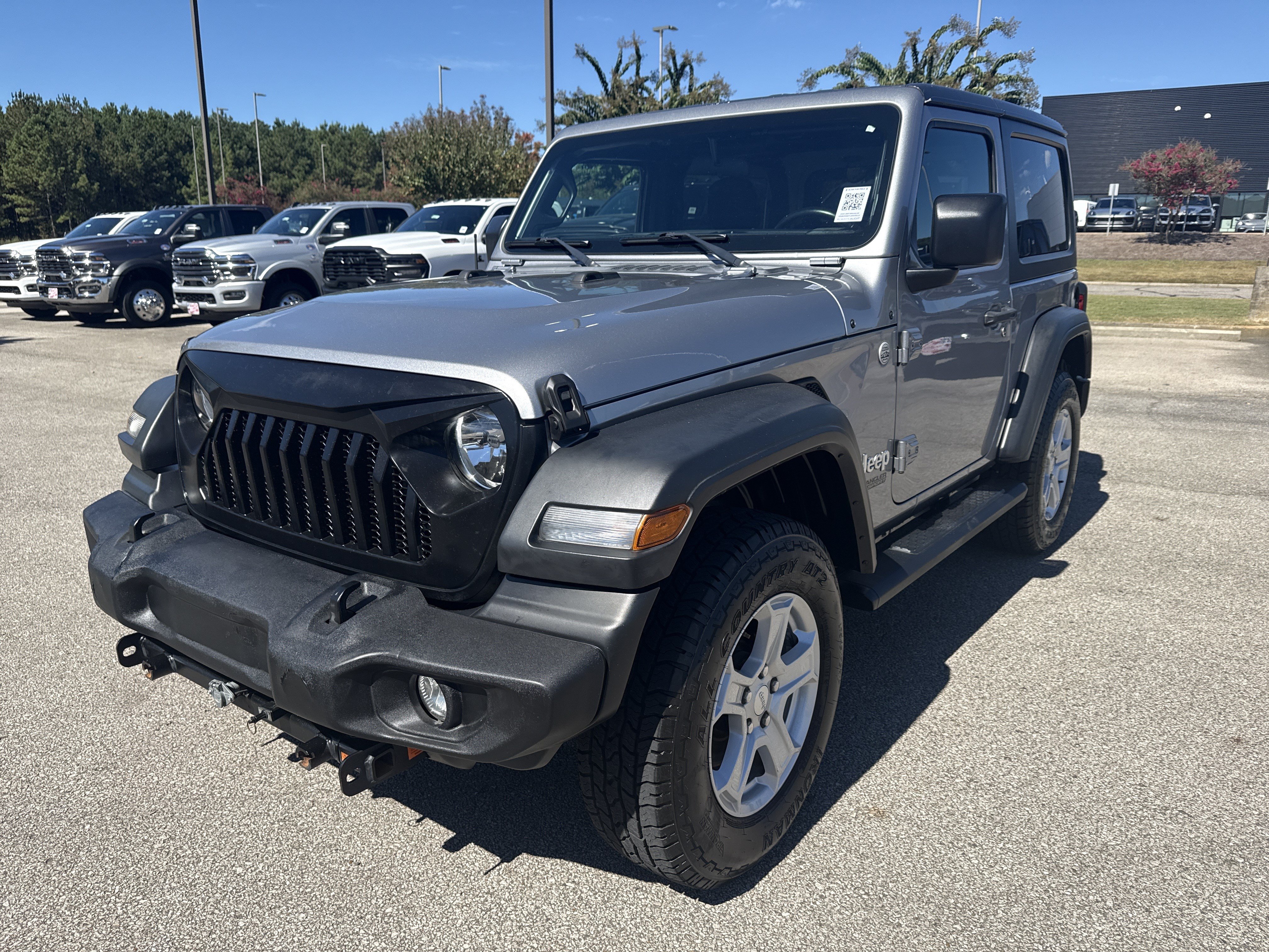 Used 2020 Jeep Wrangler Sport AWD/4WD image 3