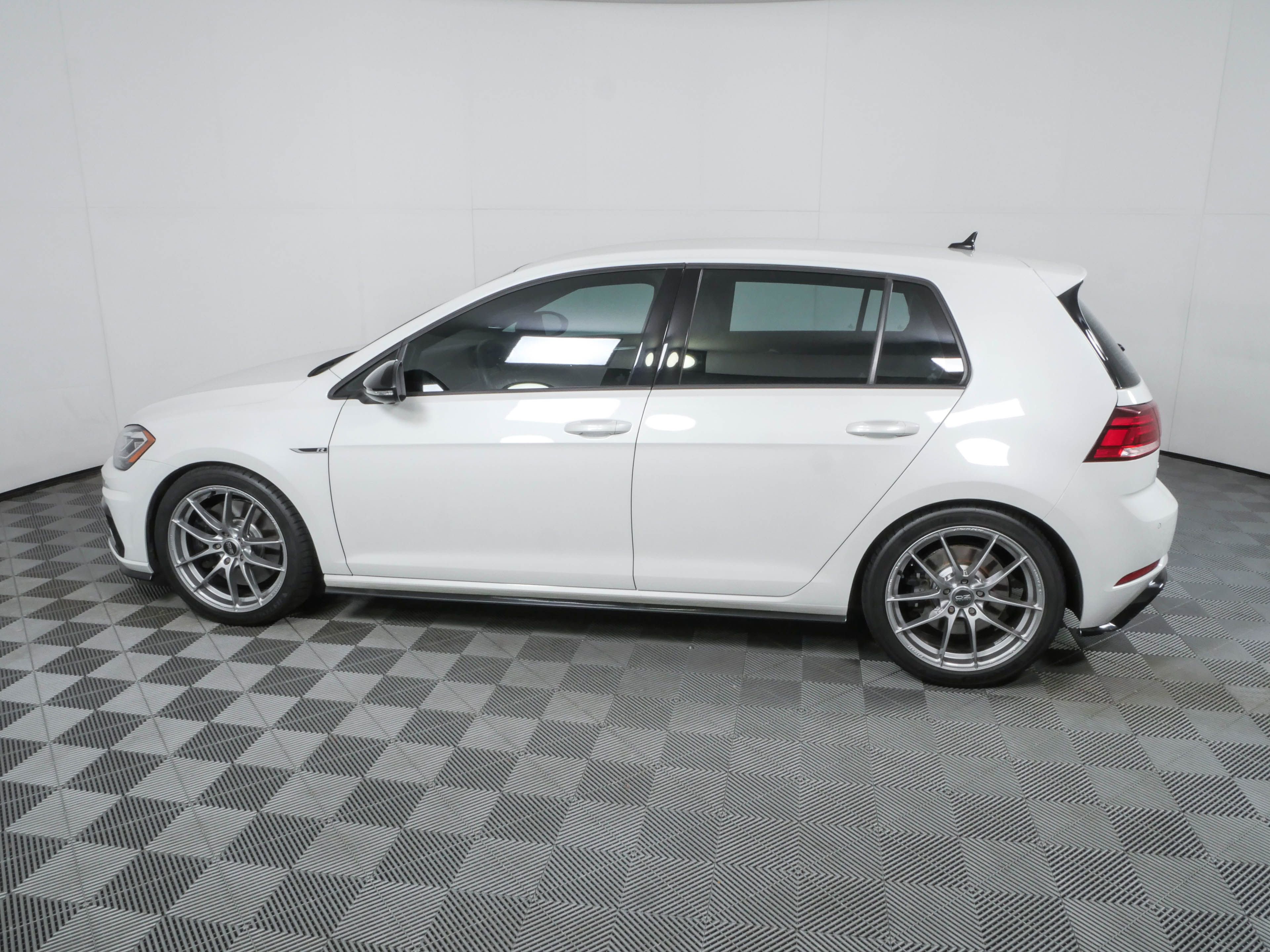 Used 2019 Volkswagen Golf R 4-Door AWD/4WD image 30