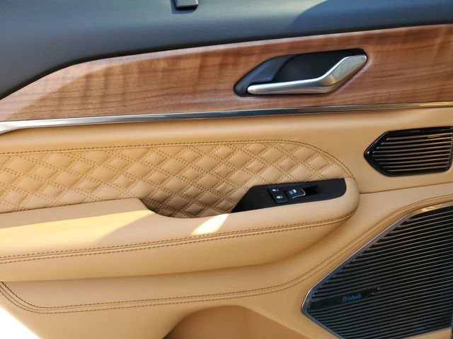 New 2026 Jeep Grand Cherokee Summit image 16