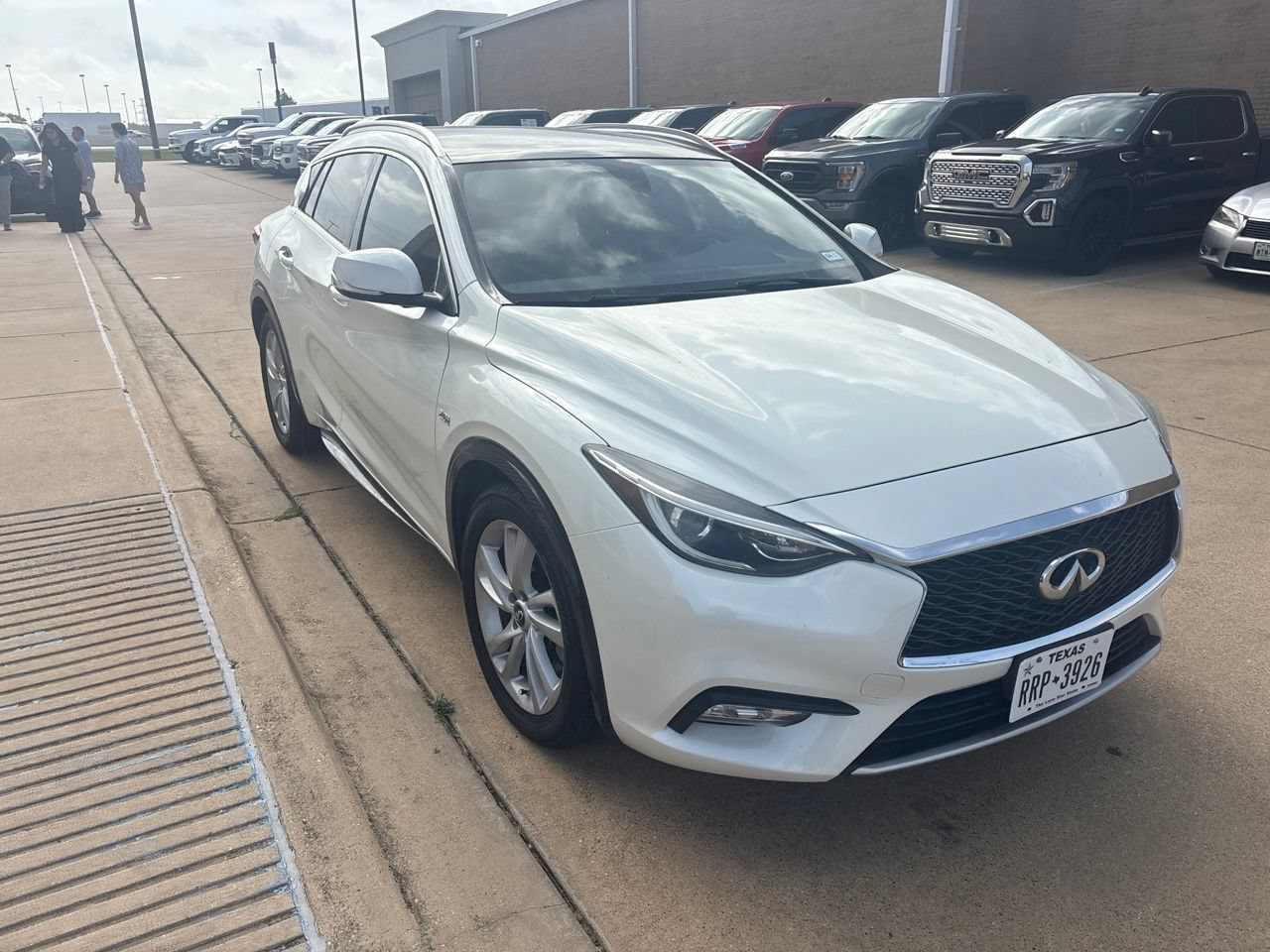 Used 2018 INFINITI QX30 Premium FWD image 6
