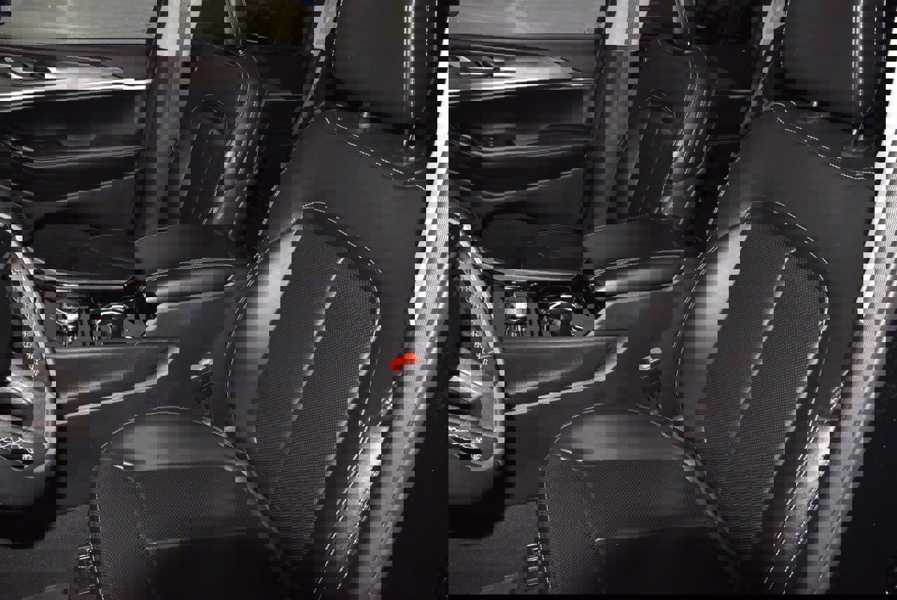 Used 2023 Jeep Grand Cherokee Limited w/ Luxury Tech Group II image 32