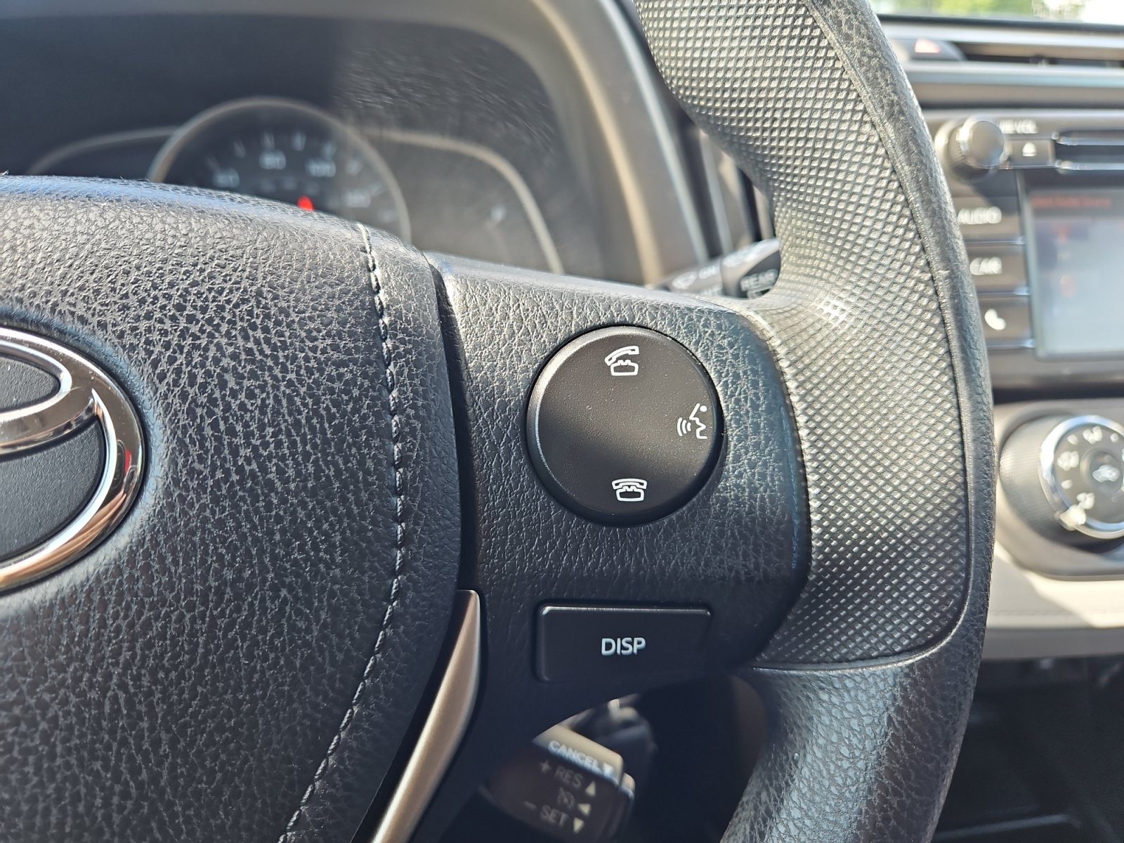 Used 2014 Toyota RAV4 LE FWD image 21