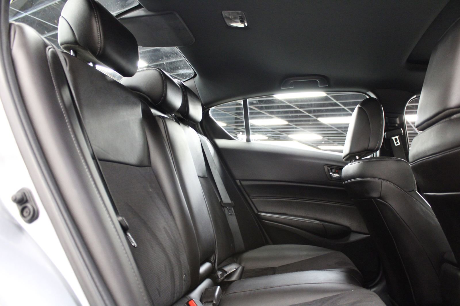 Used 2017 Acura ILX w/ Technology Plus & A-SPEC image 12