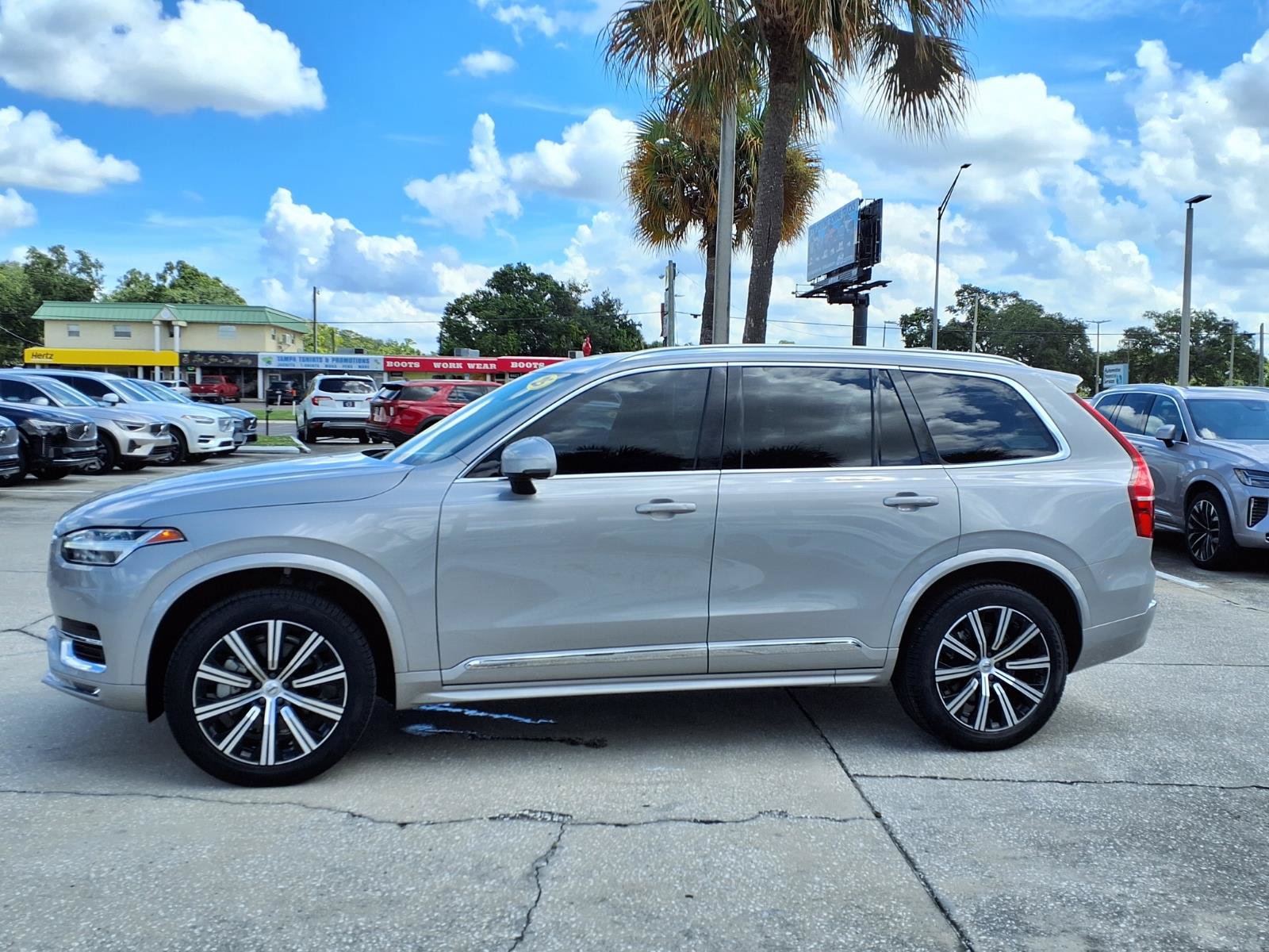 Certified 2025 Volvo XC90 B5 Core AWD/4WD image 4