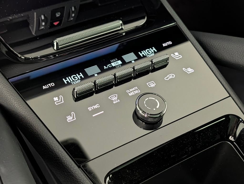 Certified 2025 Porsche Cayenne S image 34