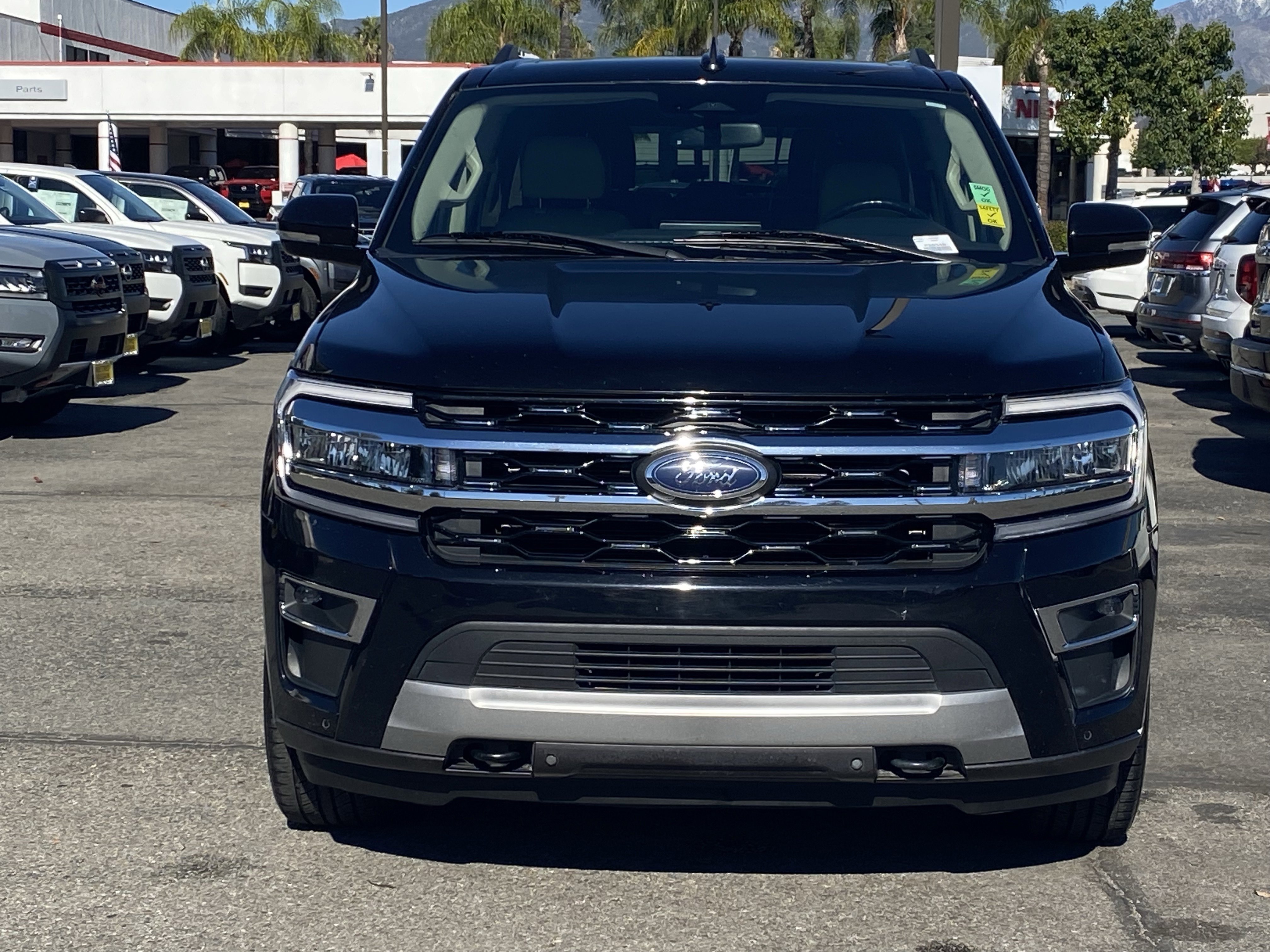 Used 2022 Ford Expedition Limited image 8